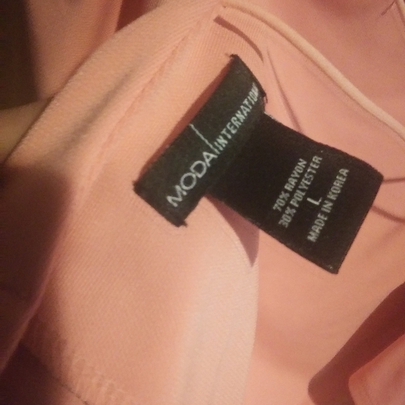 Moda International/ VS crop top - Picture 3 of 3